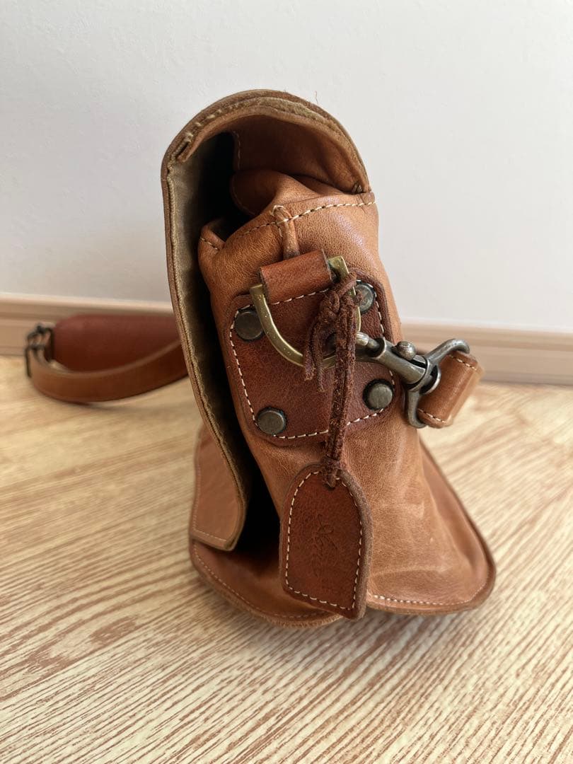 Acru アクリュ　カメラバッグ　レザー