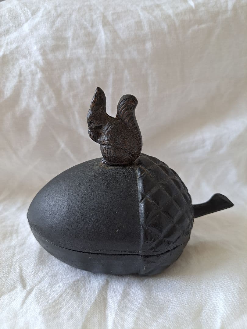 アイアン　リス　ドングリ