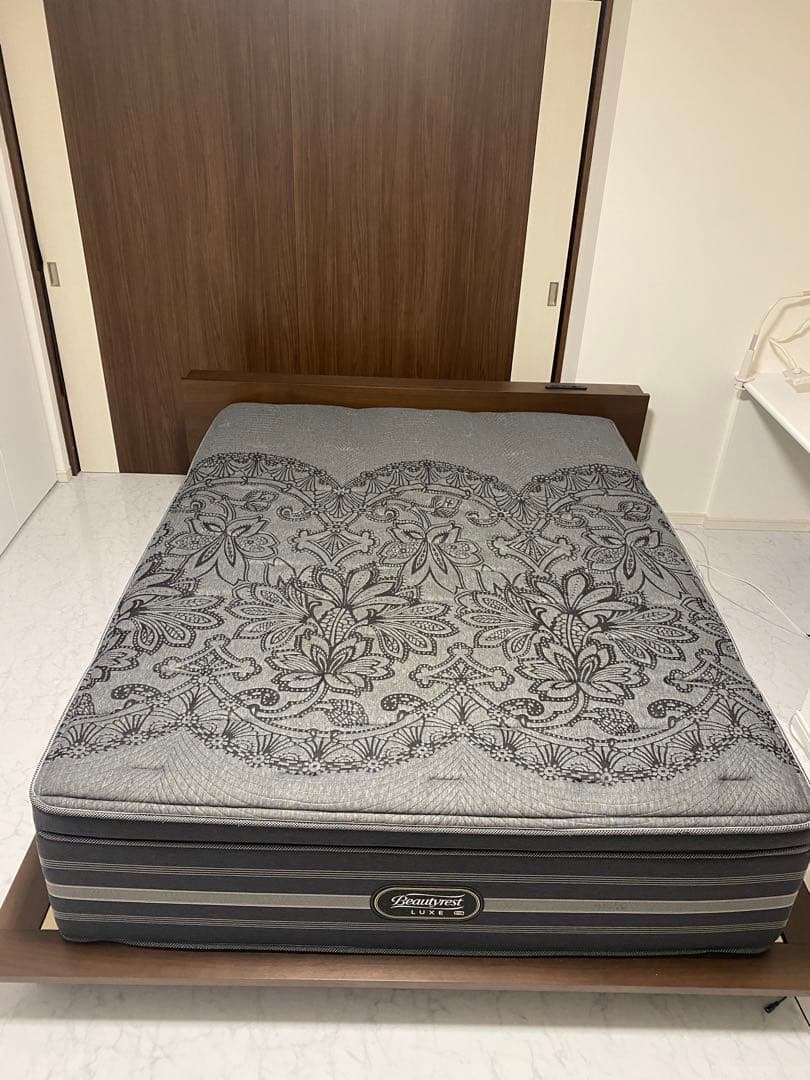 Beautyrest Luxe クイーンサイズ マットレス　シモンズ