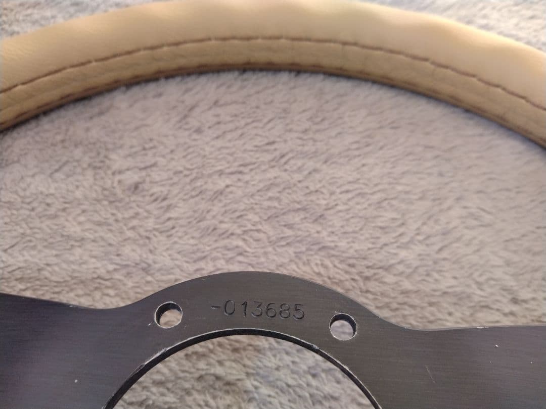 750 Z 　ナルディ　クラシック　革張り替え依頼品