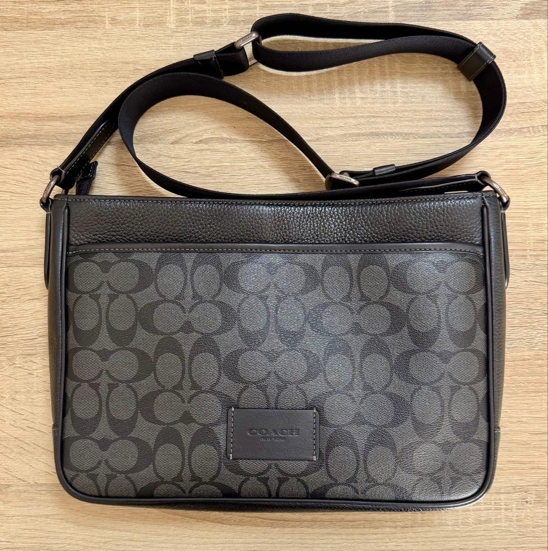 COACH ディストリクト クロスボディ・シグネチャー キャンバス