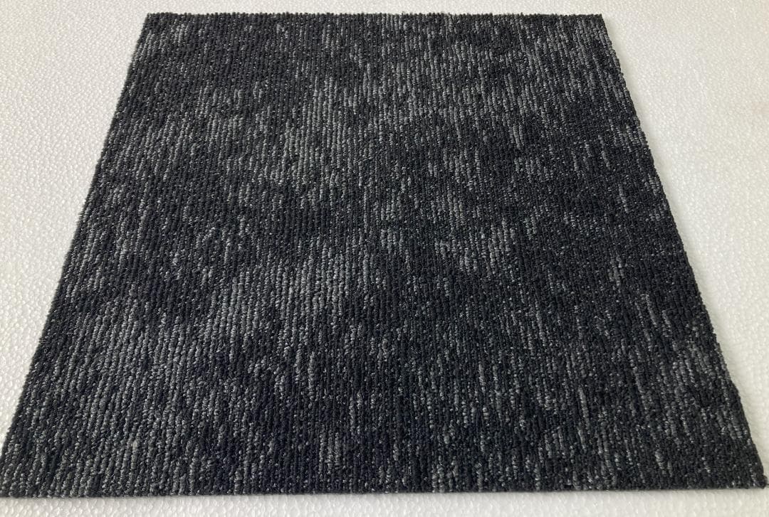 ivx １２６枚　タイルカーペット　新品・未使用　国内メーカー