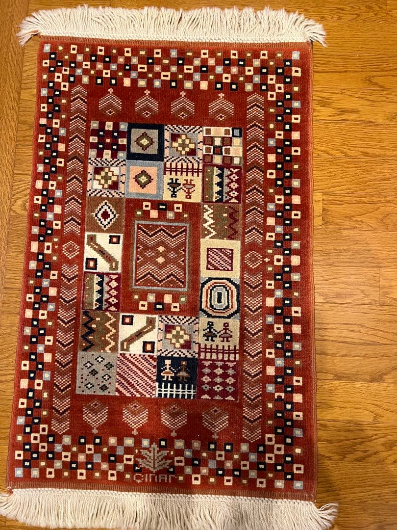 【マルコ】手織りトルコ絨毯ラグ／現地購入／遊牧民柄キリムカーペット