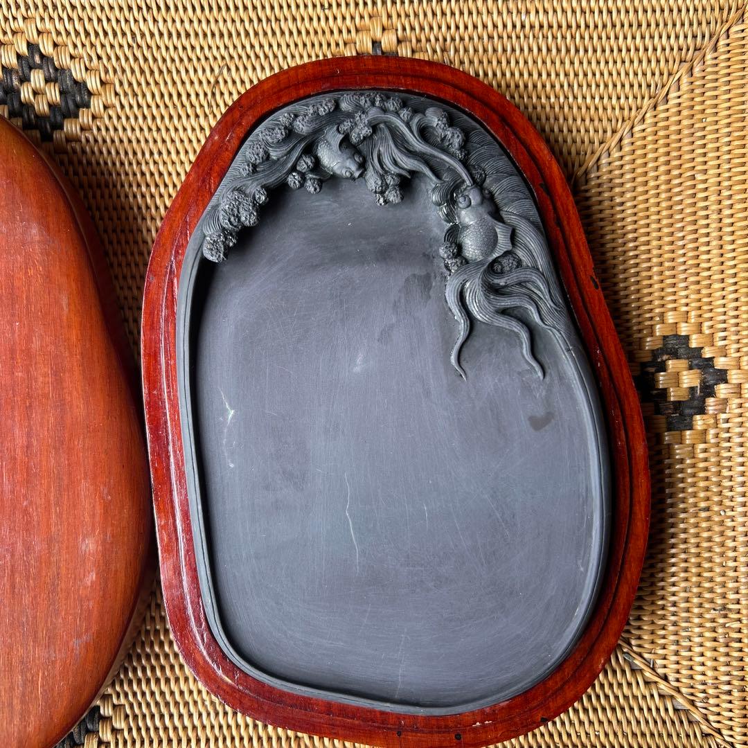 金魚？ 鯉？彫刻デザイン 木製硯箱 楕円形