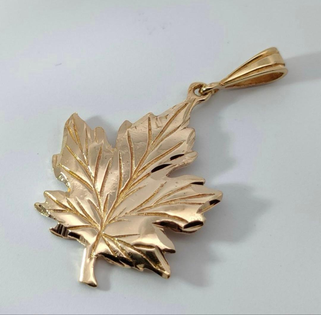 t*o様 18金 K18 カエデ 葉っぱ デザインネックレストップ 3.8g