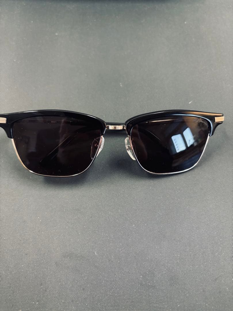 999.9 フォーナインズ　F-02M