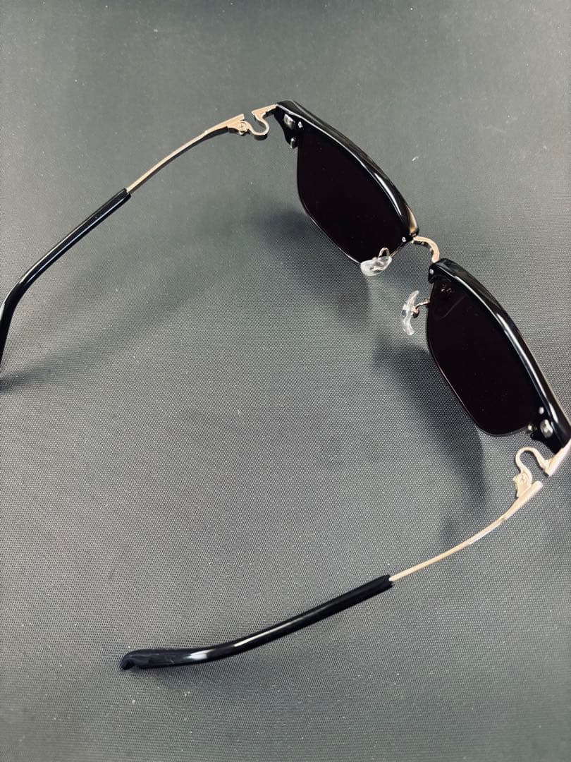 999.9 フォーナインズ　F-02M