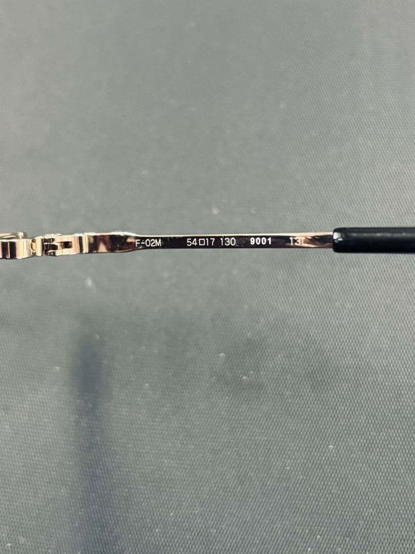 999.9 フォーナインズ　F-02M