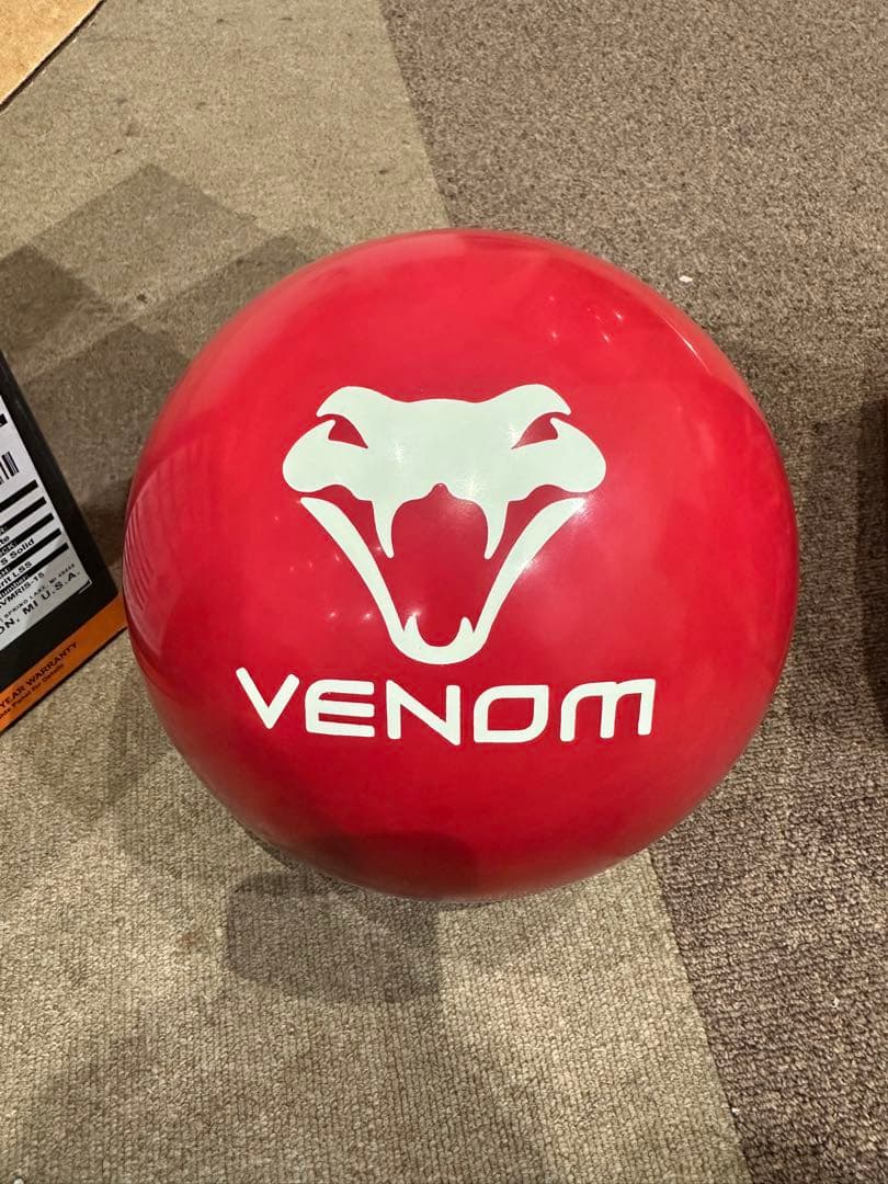 ★新品★モーティブ　ライジングベノム　ボウリングボール 15ポンド