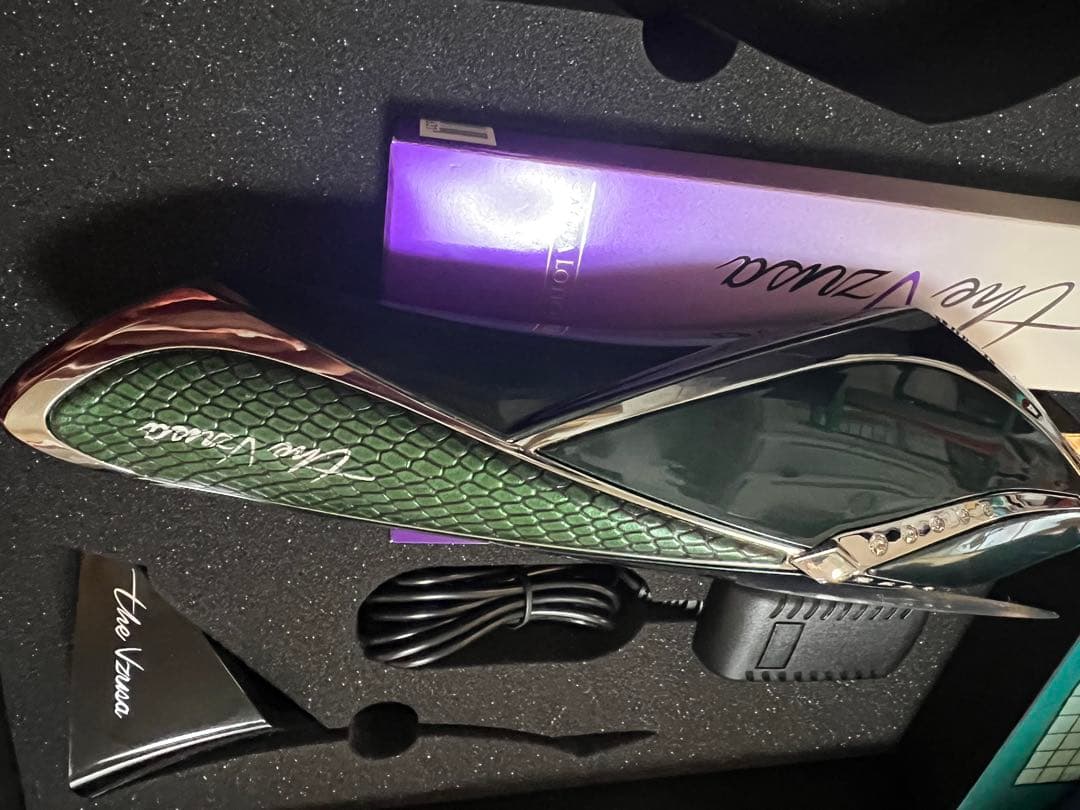 ARTISTIC＆CO The Vzusa（ザメデューサ）緑色 美顔器セット