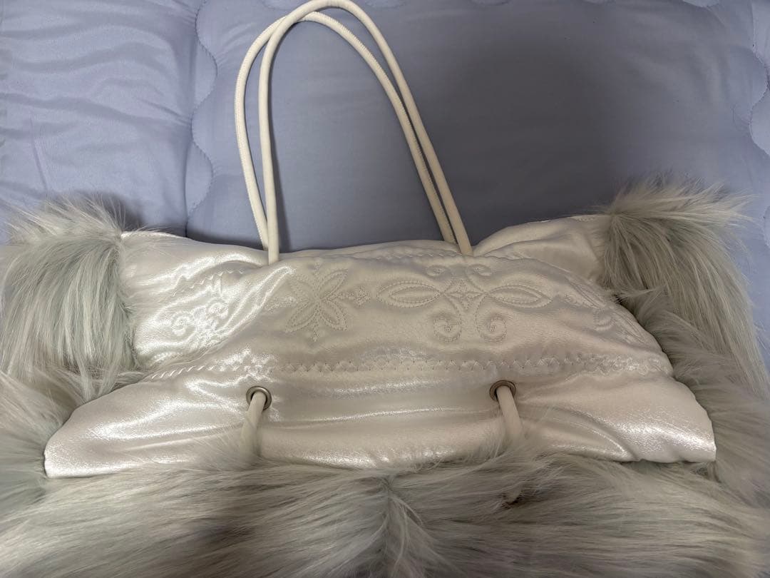 バッグ SCULPTOR fluffy Slouchy Satin Bag White