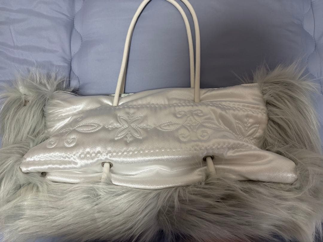 バッグ SCULPTOR fluffy Slouchy Satin Bag White