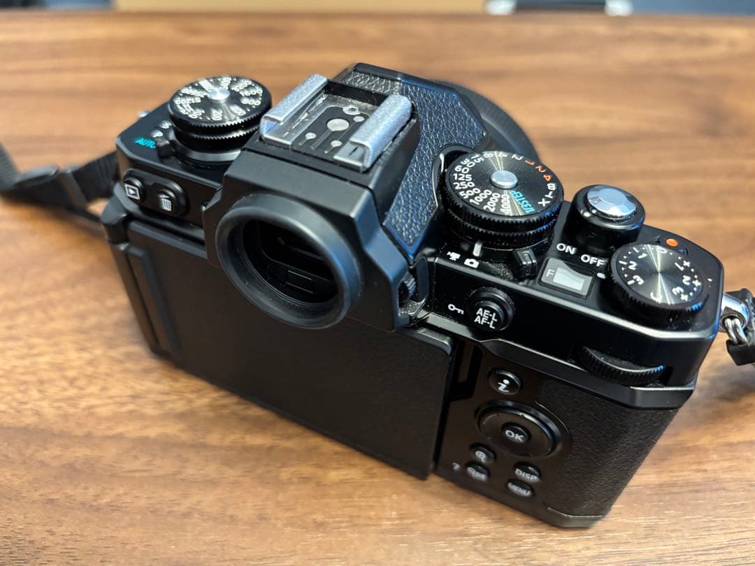 Nikon Z fc DX 16-50mm レンズ付き