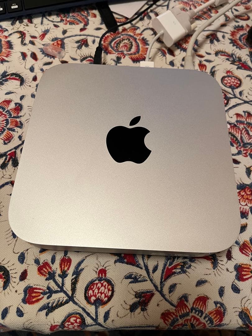 Apple Mac mini シルバー　お値引きは応談
