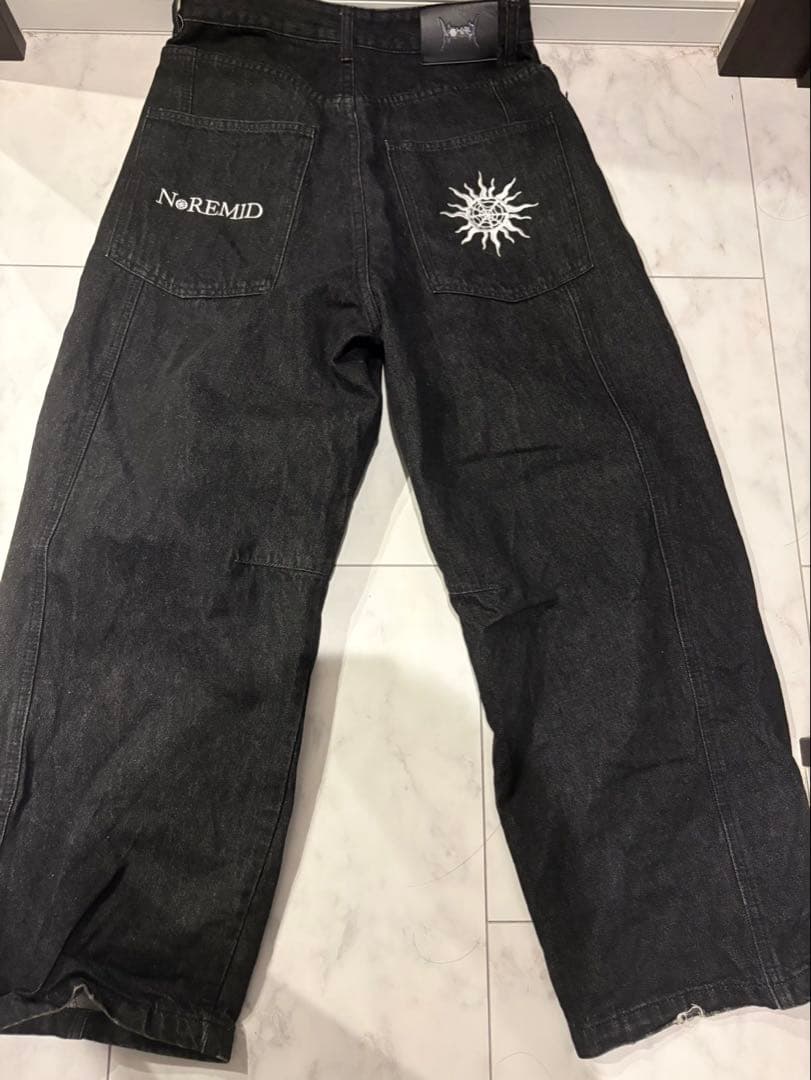 NoREMID ブラック デニムパンツ　早い者勝ち