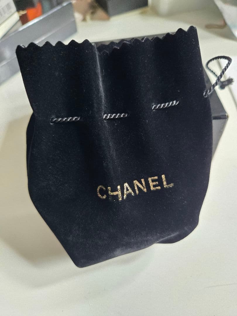 CHANEL ゴールドバングル ロゴデザイン　ヴィンテージ