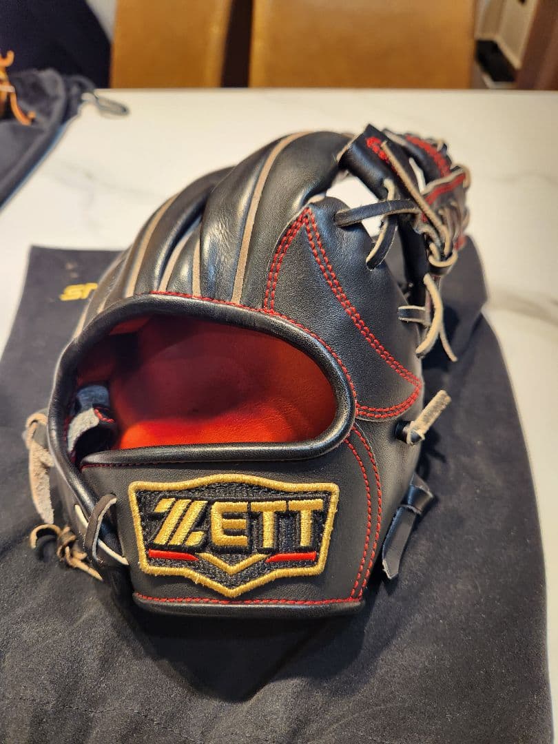 ZETTプロステイタス 硬式グローブ 黒/赤 袋あり
