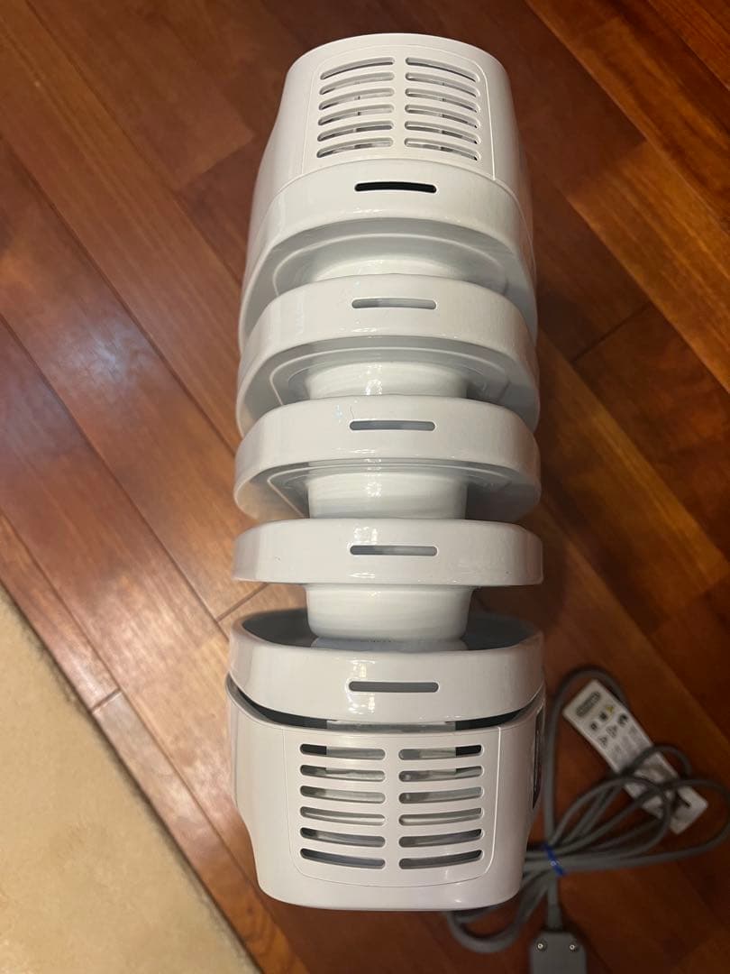 美品！DeLonghi デロンギオイルヒーター NJ0505E 500W