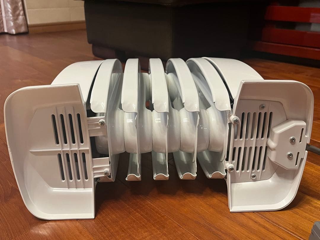 美品！DeLonghi デロンギオイルヒーター NJ0505E 500W