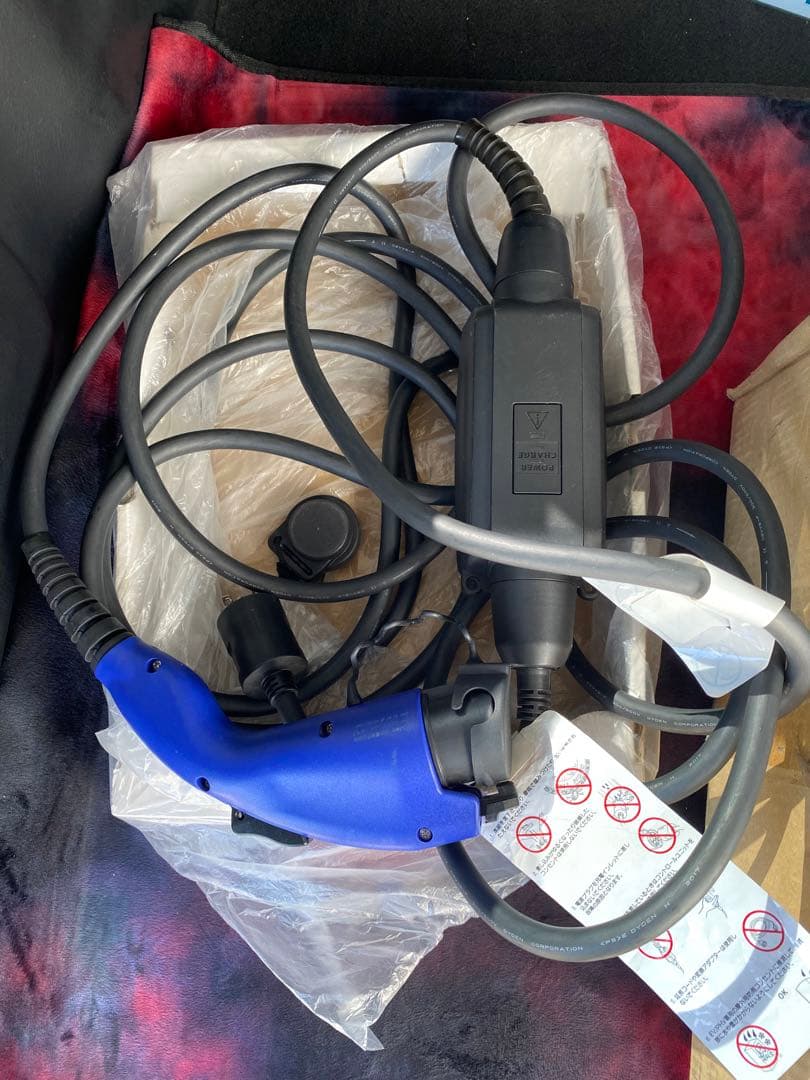 プリウスphv トヨタ純正充電ケーブル　おまけ付き