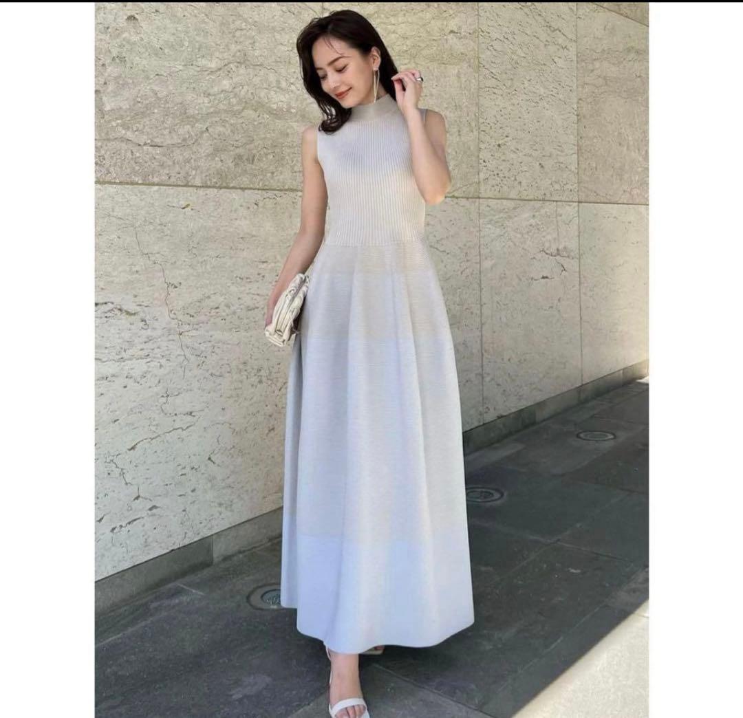 美品/ anuans /ノースリーブホールガーメントニットワンピース