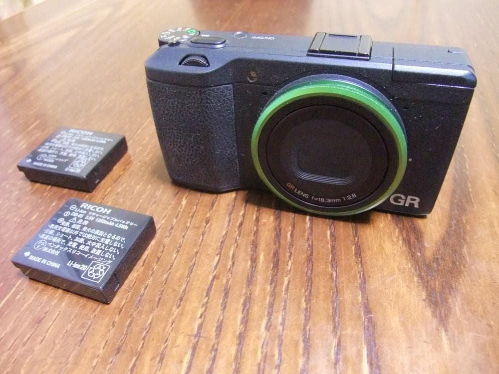 値下げ！リコー　RICOH　初代GR (APS-C)本体 + バッテリー2個付き