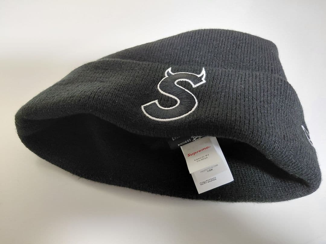 美品　Supreme　New Era　S Logo ツノ　Beanie　ブラック