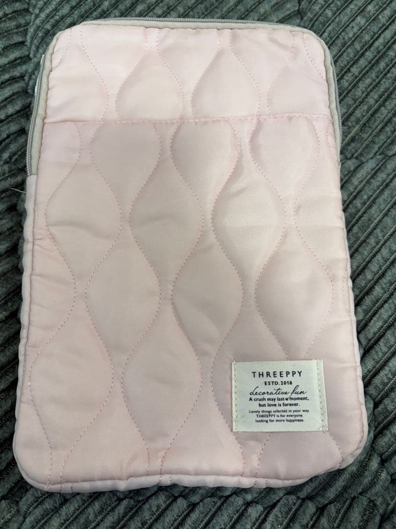 iPad 第六世代　au