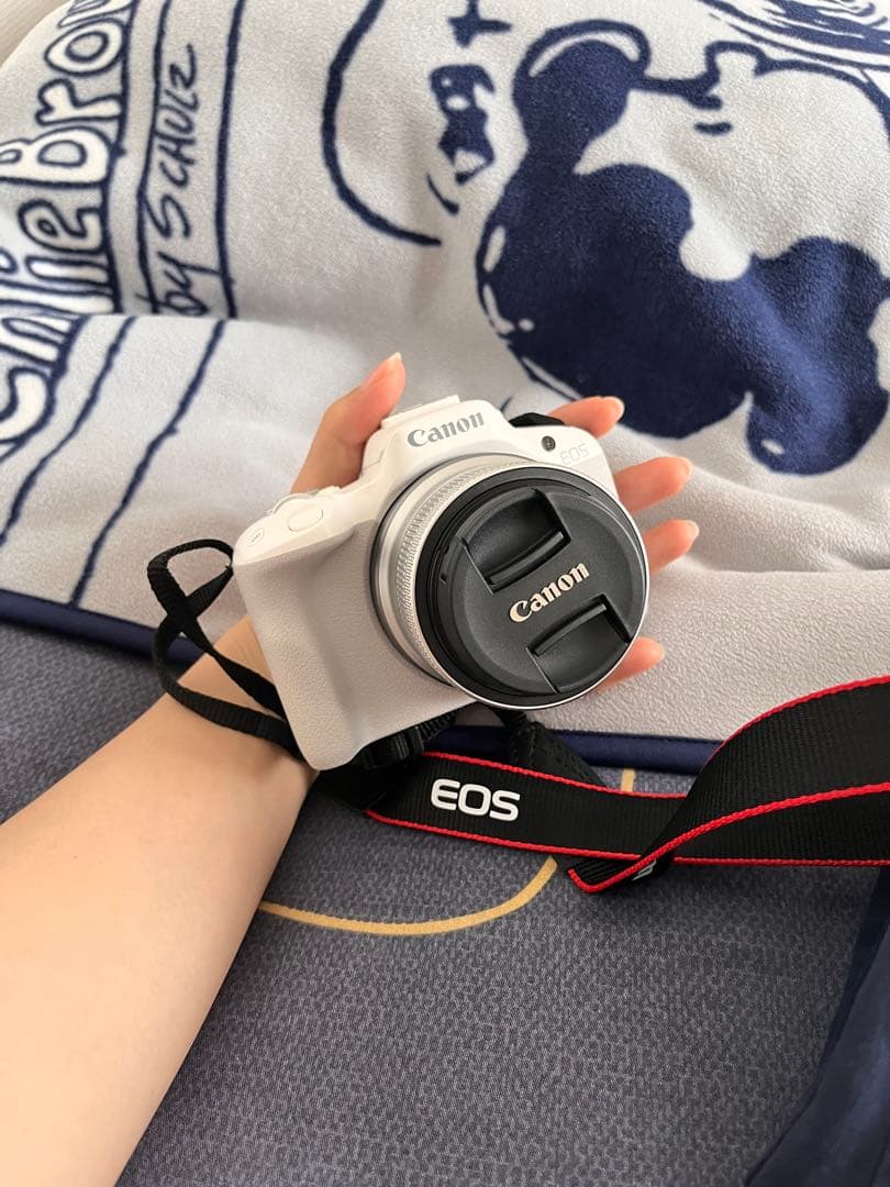 Canon R50ミラーレスカメラ 本体とレンズセット