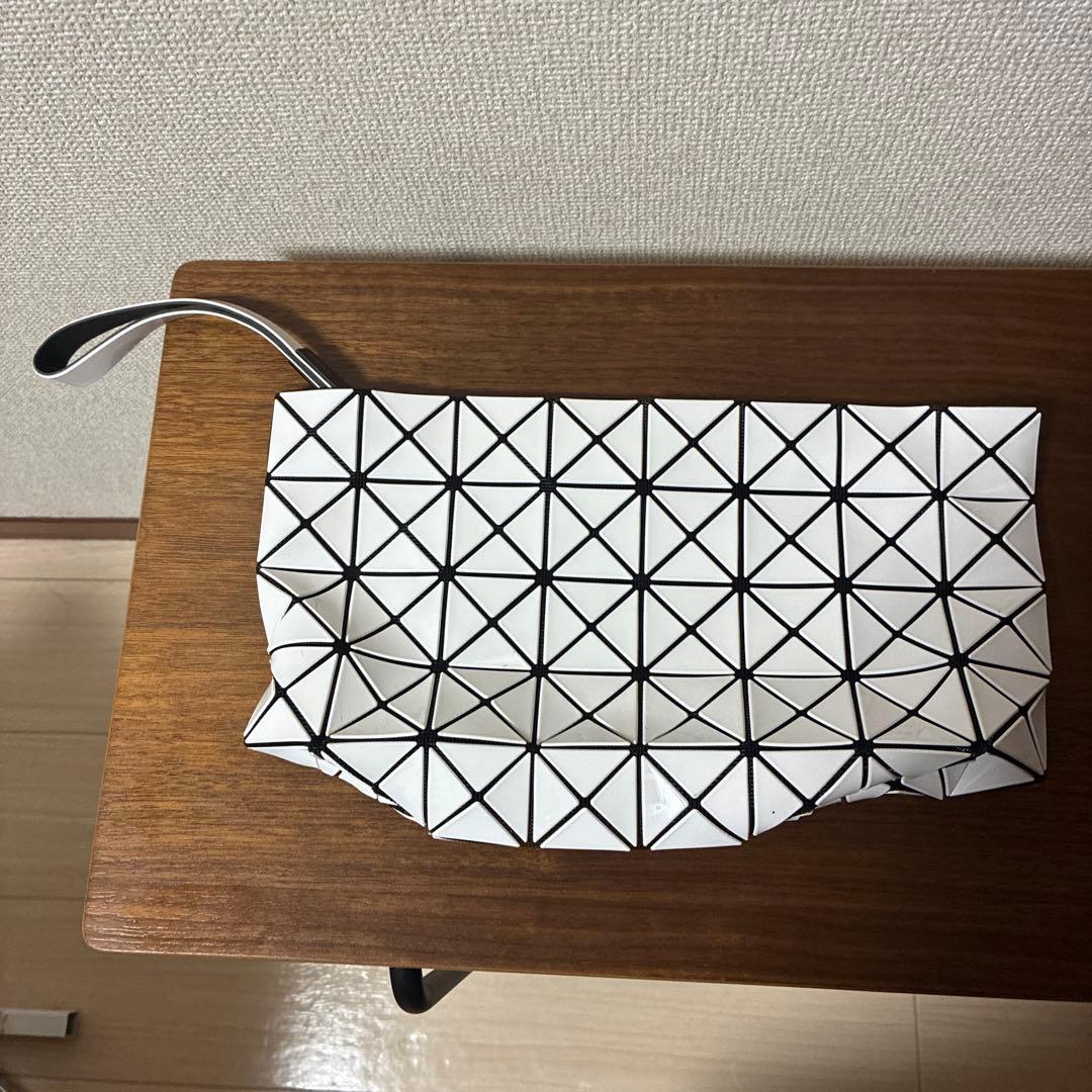 BAOBAO ISSEY MIYAKE ホワイトPrism クラッチバッグ
