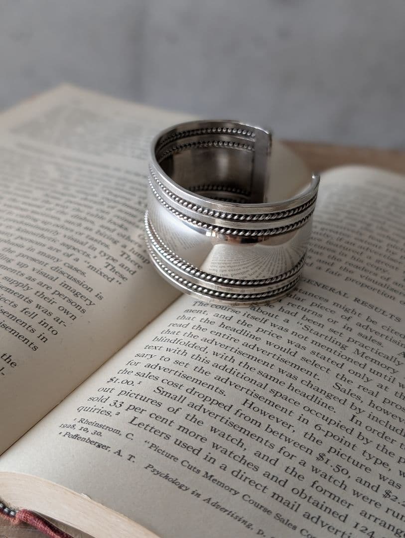 【最終値下げ】Navajo Elain Tahe作極太鏡面バングル