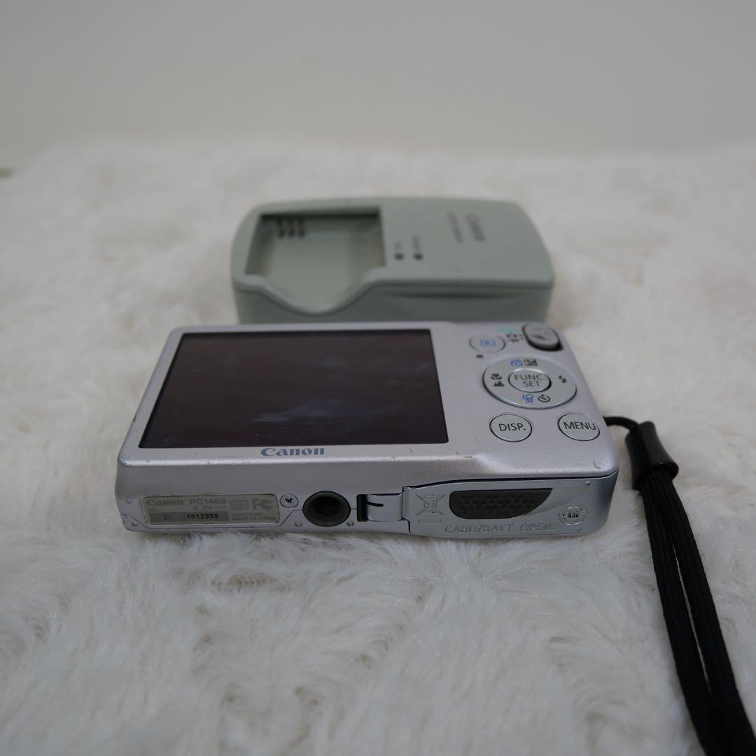 Canonキャノン　IXY200f silverコンパクトデジタルカメラ