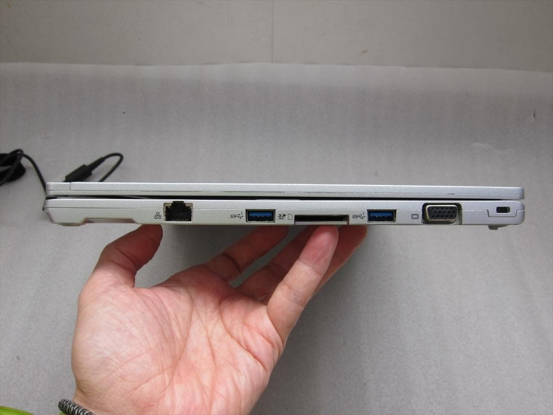 パナソニックCore i5-1145G7/16G/SSD/14型QHD液晶