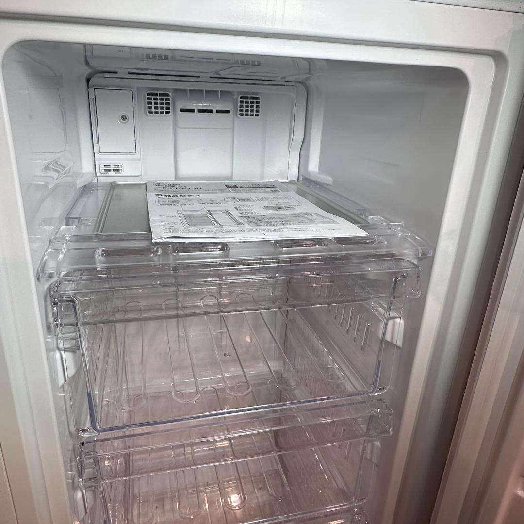 FJ-HF13H-W 冷凍冷蔵庫　SHARP 2023年　126L　冷凍庫