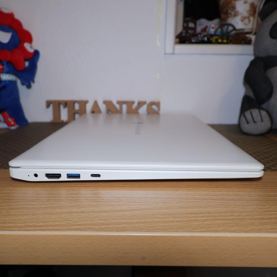 人気の白！Win11公式対応10世代i3/メ8/SSD/無線/カメラ/TypeC