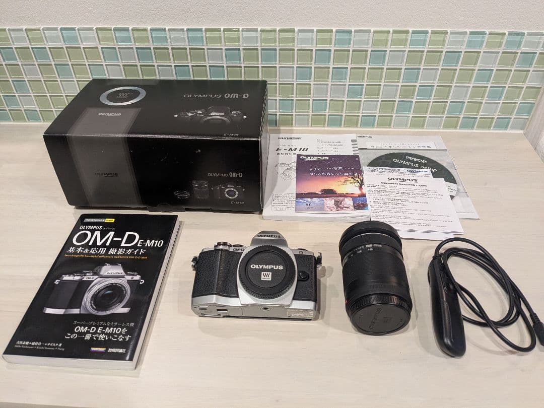 OLYMPUS OM-D E-M10 本体と付属品他＋撮影ガイド付