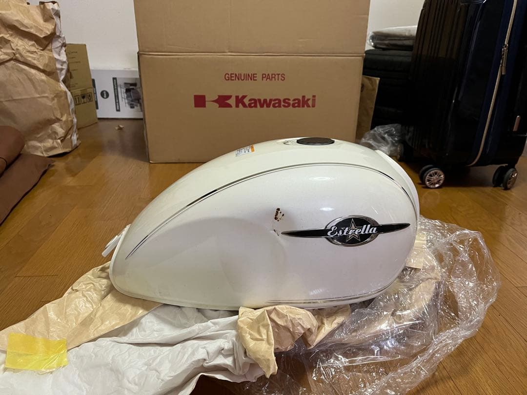 Kawasaki Estrella タンク 使用済み 凹み有り ホワイト