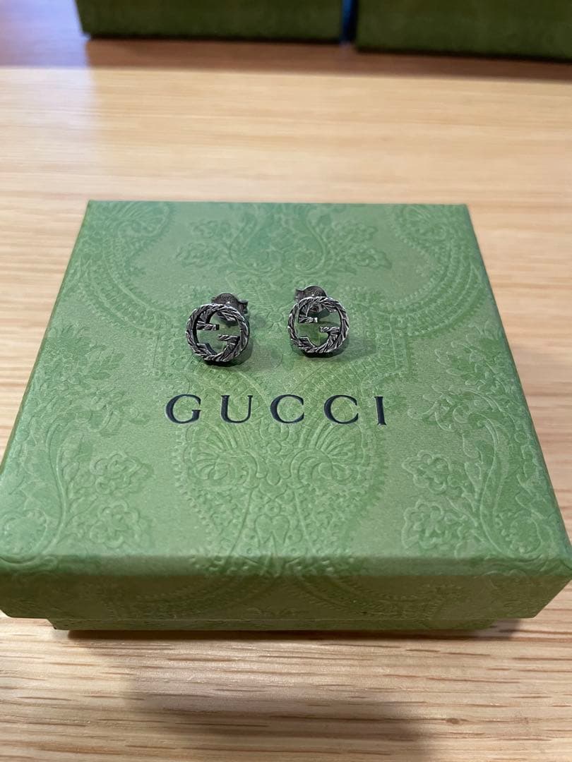 グッチ GUCCI インターロッキング スタッズ ピアス