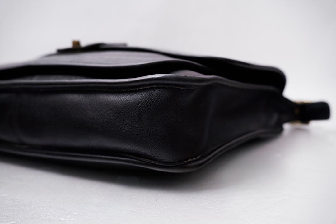 バッグ COACH Vintage Leather Black Shoulder Bag