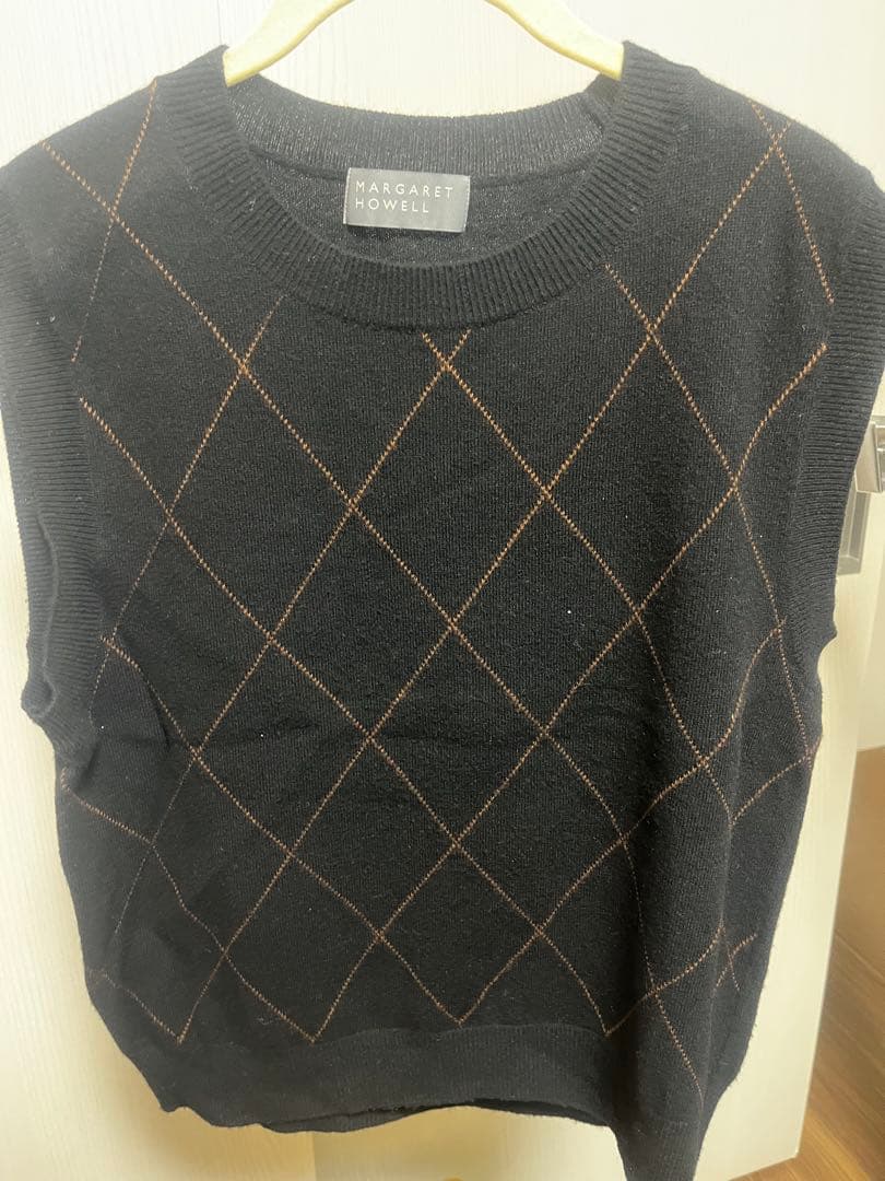 MARGARET HOWELL ブラックノースリーブニットベスト
