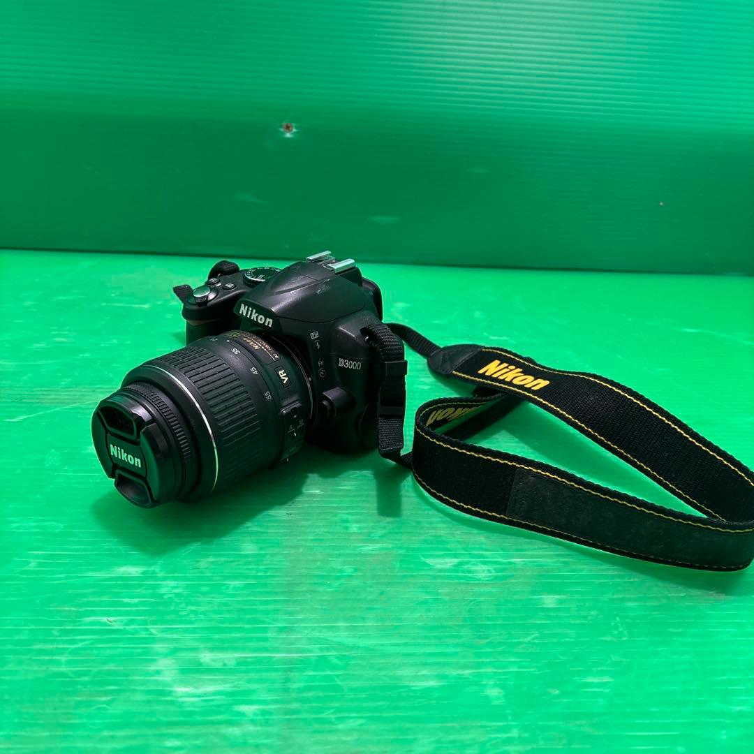 Nikon D3000 デジタル一眼レフカメラ