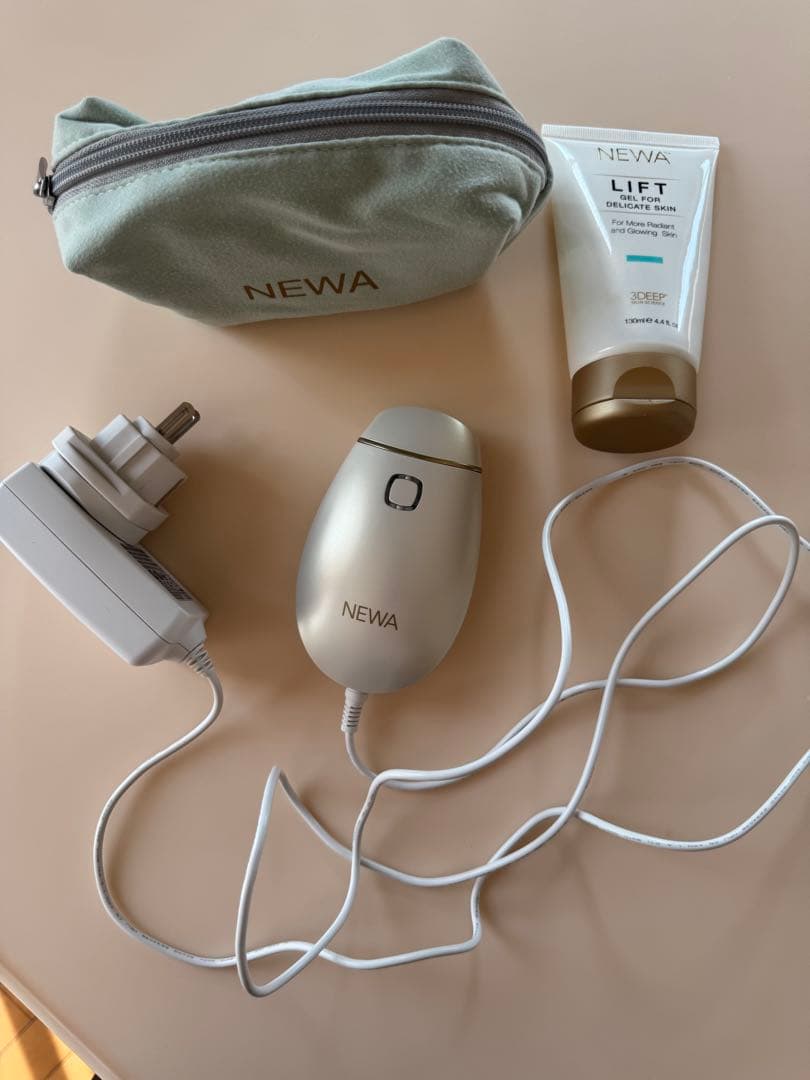 NEWA リフト美顔器 ポーチ付き