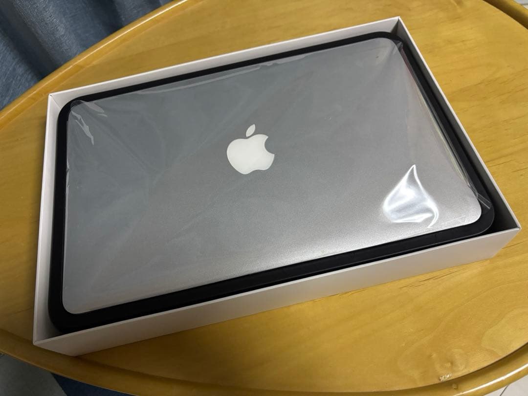 ジャンク MacBook Air 11inch アルミニウム 箱あり