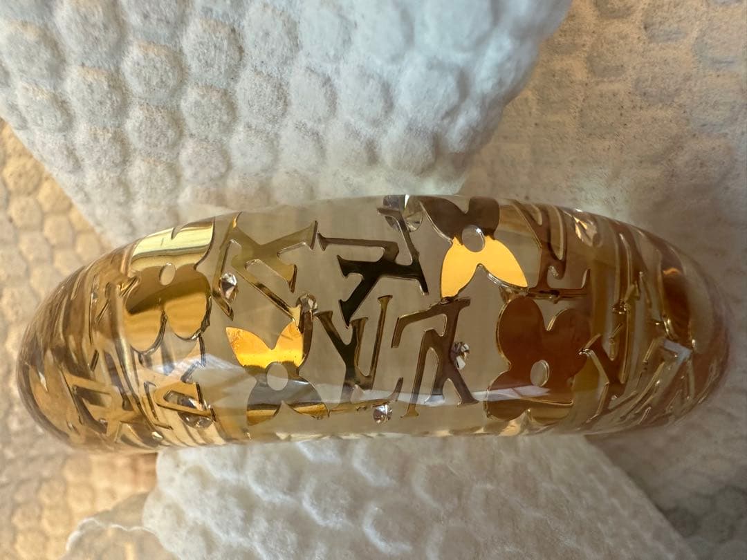 ルイヴィトン　透明 金色 ロゴ バングル　※発送可能な期間にご注意下さい