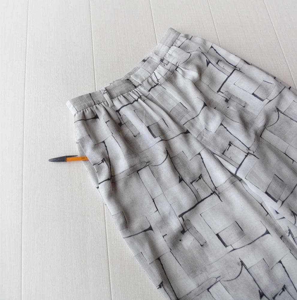 美品 スティーブンアラン 2,2万円 総柄パンツ グレー系 テーパードパンツ E