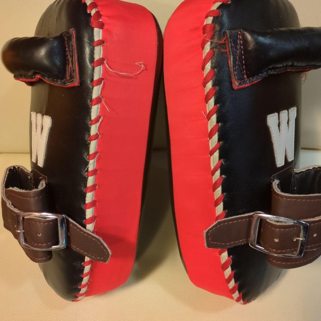 W ボクシング キックミット 黒/赤
