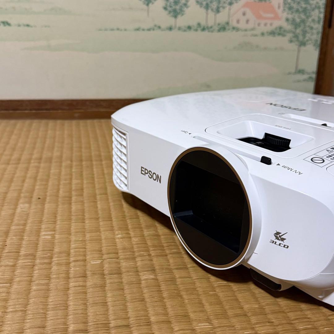 美品　Epson EH-TW5650 プロジェクター本体【ランプ点灯時間93H】