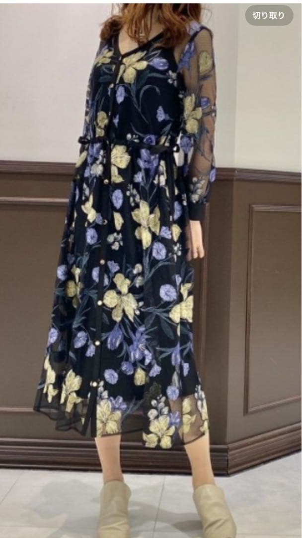 グレースコンチネンタル　チュールフラワー刺繍ドレス