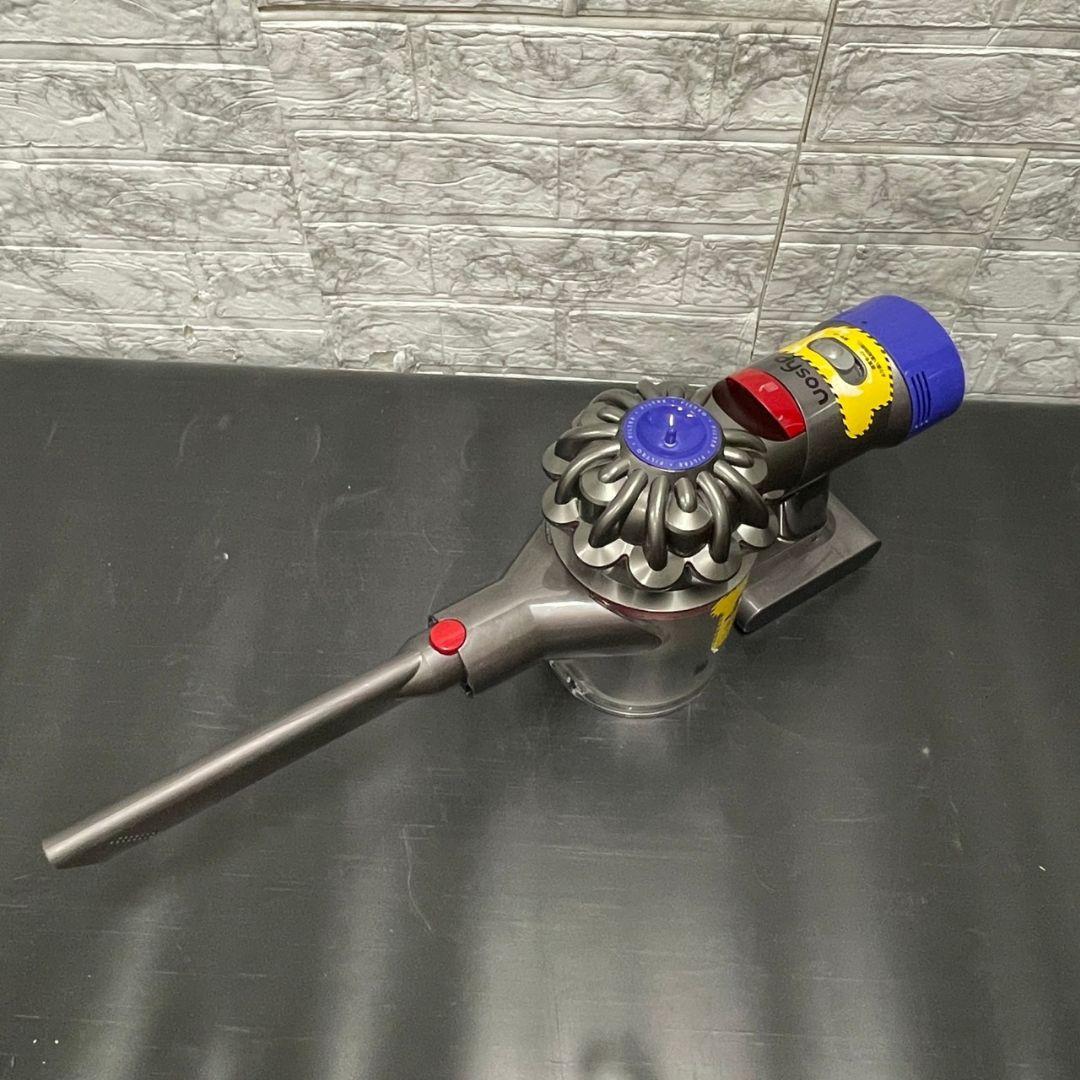 642Dyson V7 コードレススティッククリーナー fluffy 送料無料