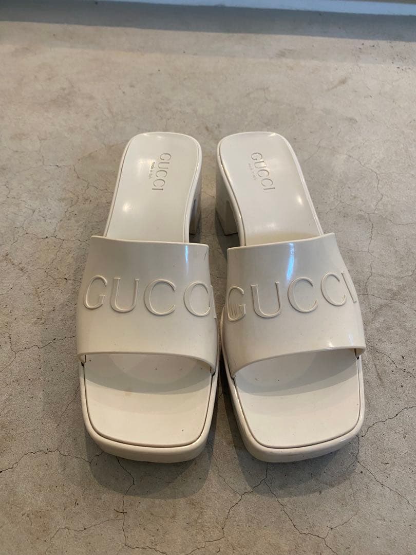 GUCCI ホワイト スライドサンダル